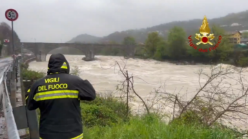 Σφοδρή κακοκαιρία πλήττει περιοχές της Βόρειας Ιταλίας – Ένας νεκρός και ένας αγνοούμενος από πλημμύρες