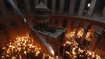 Άγιο Φως: Έγινε η Τελετή Αφής στα Ιεροσόλυμα - Δείτε βίντεο