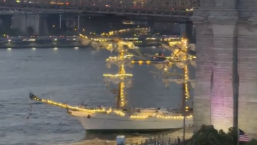 Σοβαρό ατύχημα με ιστιοφόρο στη Νέα Υόρκη - Έπεσε στη Γέφυρα του Μπρούκλιν, πολλοί τραυματίες - Δείτε βίντεο