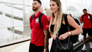 Ολυμπιακός: Προσγειώθηκε στο Άμπου Ντάμπι η αποστολή των Πειραιωτών - Φωτογραφίες 