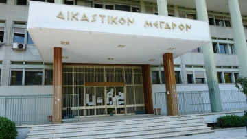 Λάρισα: Ελεύθερος με περιοριστικούς όρους ο βιολογικός πατέρας των παιδιών που βρέθηκαν με καψίματα από τσιγάρο
