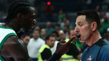 Καταγγελία της ΚΑΕ Ολυμπιακός για τον Ναν - «Επιτέθηκε και προσπάθησε να χτυπήσει τον διαιτητή κ. Γιώργο Θεωνά» - Δείτε το βίντεο 

