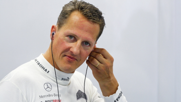 Το μυστήριο συνεχίζεται: «Προσπάθησα να βοηθήσω να ξυπνήσει ο Σουμάχερ, αλλά η Κορίνα δεν με άφησε», λέει φίλος του

