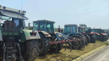 Αγρότες Θεσσαλονίκης: Μπλόκα στη Μουδανιών μετά τον Δεκαπενταύγουστο, συγκεντρώσεις στα εγκαίνια της ΔΕΘ