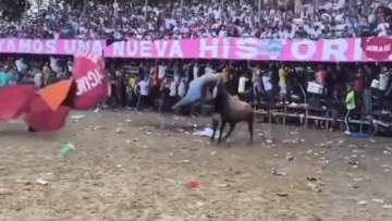 Θανατηφόρο ατύχημα σε φεστιβάλ ταυρομαχιών στην Κολομβία: 35χρονος σκοτώθηκε από επίθεση ταύρου