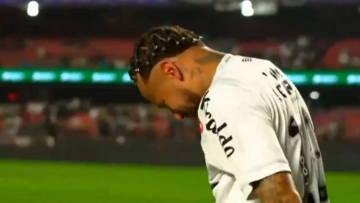 Νεϊμάρ: Ξέσπασε σε λυγμούς μετά τη συντριβή της Σάντος, τον παρηγόρησε ο αντίπαλος προπονητής
