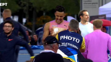 Εμμανουήλ Καραλής: Πήρε δώρο ένα κομμάτι ελβετικό τυρί για την επιτυχία του στη Λωζάνη - Βίντεο 