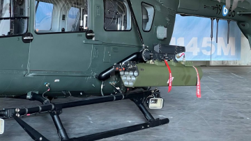 Βίντεο: Αποκολλήθηκε φορέας εκτόξευσης ρουκετών από στρατιωτικό ελικόπτερο και έπεσε σε κατοικημένη περιοχή της Κύπρου