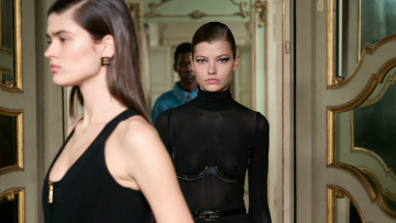 Elisabetta Franchi F/W 2025: 90s μινιμαλισμός με φρέσκια ματιά για γυναίκες γεμάτες αυτοπεποίθηση
