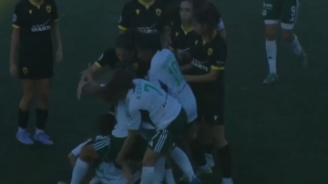 Ξύλο στο φινάλε του ντέρμπι του ποδοσφαίρου γυναικών - Η ΑΕΚ 2-1 με ανατροπή τον Παναθηναϊκό, δείτε βίντεο 