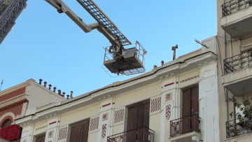 Ηλικιωμένος έπεσε σε ταράτσα στη Θεσσαλονίκη, τραυματίστηκε και απεγκλωβίστηκε από την Πυροσβεστική