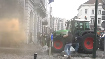 Βρυξέλλες: Επεισόδια και δακρυγόνα στη συγκέντρωση των αγροτών, δείτε live