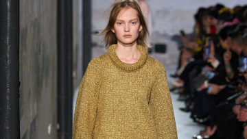 Festive Κnits: Δέκα πλεκτά ιδανικά για την εορταστική σεζόν
