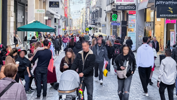 Ανοιχτά τα καταστήματα και τα σούπερ μάρκετ την τελευταία Κυριακή του χρόνου
