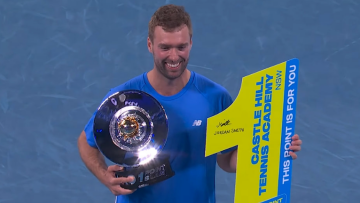 Ο ερασιτέχνης τενίστας  Τζόρνταν Σμιθ κέρδισε 1 εκατ. δολάρια στο  1 Point Slam, βίντεο 