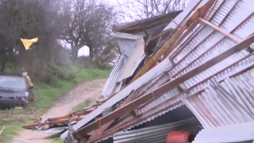 Ανεμοστρόβιλος σάρωσε την Ηλεία: Κατέρρευσε στάβλος στην Πηνεία, χάθηκαν δεκάδες ζώα