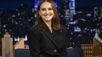 Η Νάταλι Πόρτμαν επαναφέρει το look «χωρίς παντελόνι»
