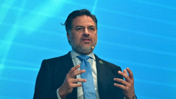 Τον Φεβρουάριο στην Ουάσιγκτον η κρίσιμη υπουργική συνάντηση για τον Κάθετο Ενεργειακό Διάδρομο: Τι είπε ο Joshua Volz στην Αθήνα