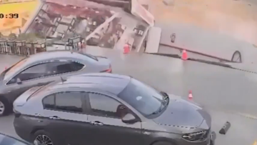 Βενζινάδικο στο Κάιρο εξαφανίστηκε σε τρύπα 15 μέτρων, δείτε βίντεο