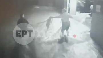 Αστυνομικός έσωσε την τελευταία στιγμή ηλικιωμένους στο Κορωπί: «Ήμουν σχεδόν αναίσθητος και μου φώναζε δεν σε αφήνω», δείτε βίντεο