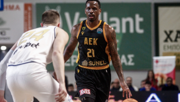 Με φοβερό Νάναλι αγκαλιάζει την πρόκριση στο BCL η ΑΕΚ, 90-62 εκτός έδρας την Καρδίτσα 