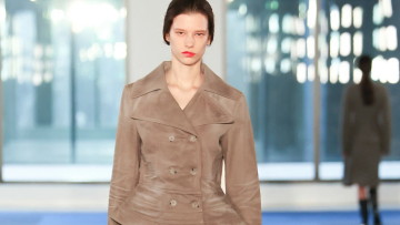 Μια Νεοϋορκέζα «μπορεί να είναι όσο τέλεια ή όσο ατελής θέλει» σύμφωνα με τον οίκο Proenza Schouler
