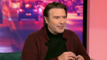 Στράτος Τζωρτζογλου: Το «είσαι 35 κι εγώ 60» στη Σοφία Μαριόλα,  η μάχη με την κατάθλιψη και ο στημένος καβγάς με τον Ιατρόπουλο στη Φάρμα