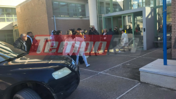 Μεταφέρθηκε ξημερώματα στα δικαστήρια ο 47χρονος που πυροβόλησε τα τέσσερα παιδιά στο Αίγιο