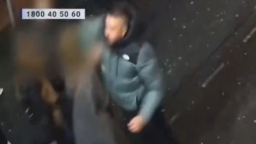 Το βίντεο που προκάλεσε σάλο στην Ιρλανδία: Έριξε αγκωνιά εν ψυχρώ σε γυναίκα στη μέση του δρόμου και την τραυμάτισε σοβαρά στο μάτι