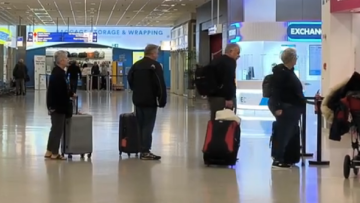 Κύπρος: Οι μισοί επιβάτες της πτήσης που επέστρεψε στην Αθήνα από την Λάρνακα, επέλεξαν να μην φύγουν ξανά