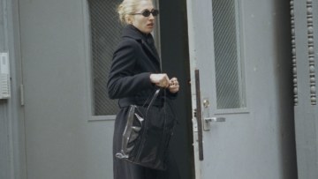 To αγαπημένο παντελόνι της Κάρολιν Μπεσέτ Κένεντι είναι μία από τις μεγαλύτερες τάσεις της άνοιξης
