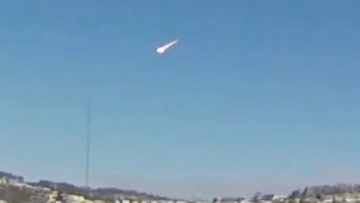 Μετεωρίτης έγινε ορατός σε πολλές πολιτίες των ΗΠΑ, έκανε θόρυβο σαν έκρηξη: Δείτε βίντεο