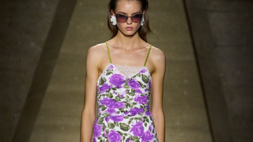 Τα jelly mules της Chloé είναι τα πιο περιζήτητα σανδάλια αυτή τη στιγμή
