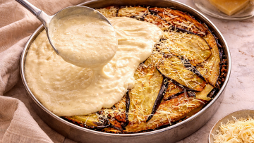 Γιατί σβολιάζει η μπεσαμέλ και πώς θα πετύχετε την τέλεια υφή