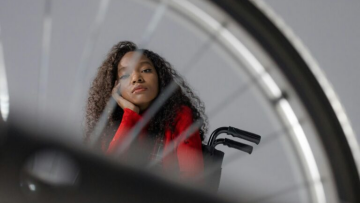 13 συνηθισμένες φράσεις που είναι πολύ πιο προσβλητικές απέναντι στα άτομα με αναπηρία απ’ όσο ίσως συνειδητοποιούμε
