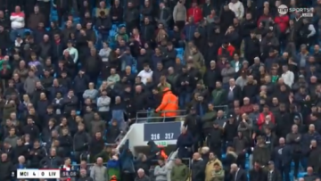 Οπαδοί της Λίβερπουλ αποχώρησαν νωρίς από το γήπεδο μετά το 4-0 από τη Σίτι και φώναζαν το όνομα του Τσάμπι Αλόνσο, βίντεο 