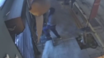 Πολίχνη: Καρέ-καρέ η αποτυχημένη διάρρηξη καφετέριας, δείτε βίντεο
