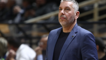 Αποκάλυψη Παπαθεοδώρου μετά την παραμονή του Αμαρουσίου: «Πείραξαν το παιδί μου...», βίντεο