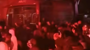 «Δεν θα σε αφήσω ποτέ!»: Αποθεωτική υποδοχή και στήριξη της Λάρισας από τους οπαδούς της 