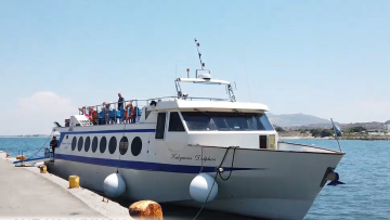 Βλάβη στο πηδάλιο για το «Κάλυμνος Ντόλφιν»: Επέστρεψε στο λιμάνι με 117 επιβάτες