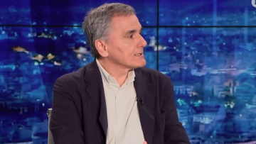 Τσακαλώτος για Τσίπρα: Συμπαράταξη δεν κάνεις με τον εαυτό σου, το πρόγραμμά του δεν μου φαίνεται πολύ διαφορετικό από το 2019 και το 2023