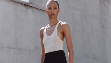 Tank top: Πώς να φορέσετε το πιο απλό και πρακτικό τοπ του καλοκαιριού
