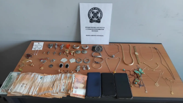 Σύζυγος αστυνομικού έστησε παγίδα σε απατεώνες, στα χέρια της ΕΛΑΣ κύκλωμα με λεία 690.000 ευρώ