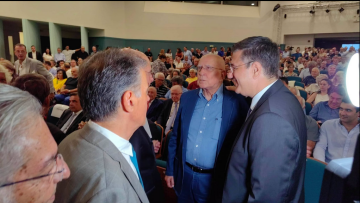 Το Επιμελητήριο Κορινθίας βράβευσε τον Σταύρο Δήμα, δείτε φωτογραφίες
