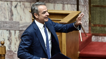 Αποχώρησε ο Μητσοτάκης όταν ανέβηκε η Ζωή Κωνσταντοπούλου: Με αυτή τη συμπεριφορά, κυρία μου, δεν θα καθίσω να σας ακούσω