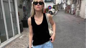 Summer denim: Δέκα ελαφριά σχέδια που θα φοράμε μέχρι και τον Σεπτέμβριο
