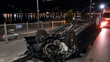 Τροχαίο με ανατροπή οχήματος στην είσοδο της Αμφιλοχίας, με κατάγματα στα άκρα ο οδηγός
