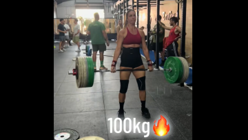 Η Κατερίνα Στικούδη έκανε deadlift σηκώνοντας 100 κιλά: Το «κάτσε κάτω από τη μπάρα» και οι παρατηρήσεις για τη μέση της, δείτε βίντεο