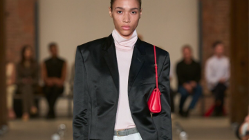 Η διαχρονική μινιμαλιστική ταυτότητα του Calvin Klein επέστρεψε στην Εβδομάδα Μόδας της Νέας Υόρκης
