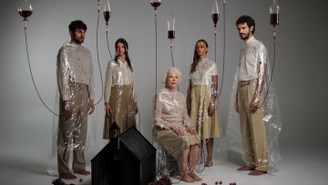 Από τη «Φόνισσα» έως το «Dogville»: Οι παραστάσεις που ξεχωρίζουν στην Αθήνα τη νέα σεζόν
